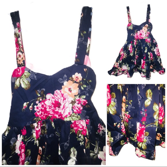 •2X HP! LAST 1!! 5⭐️ Princess Navy Floral Dress• - Picture 6 of 7